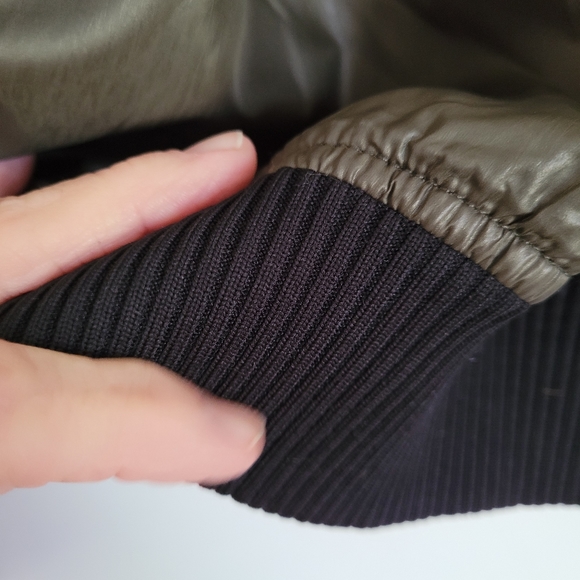 Forever 21 satin varsity jacket size small - Picture 4 of 12